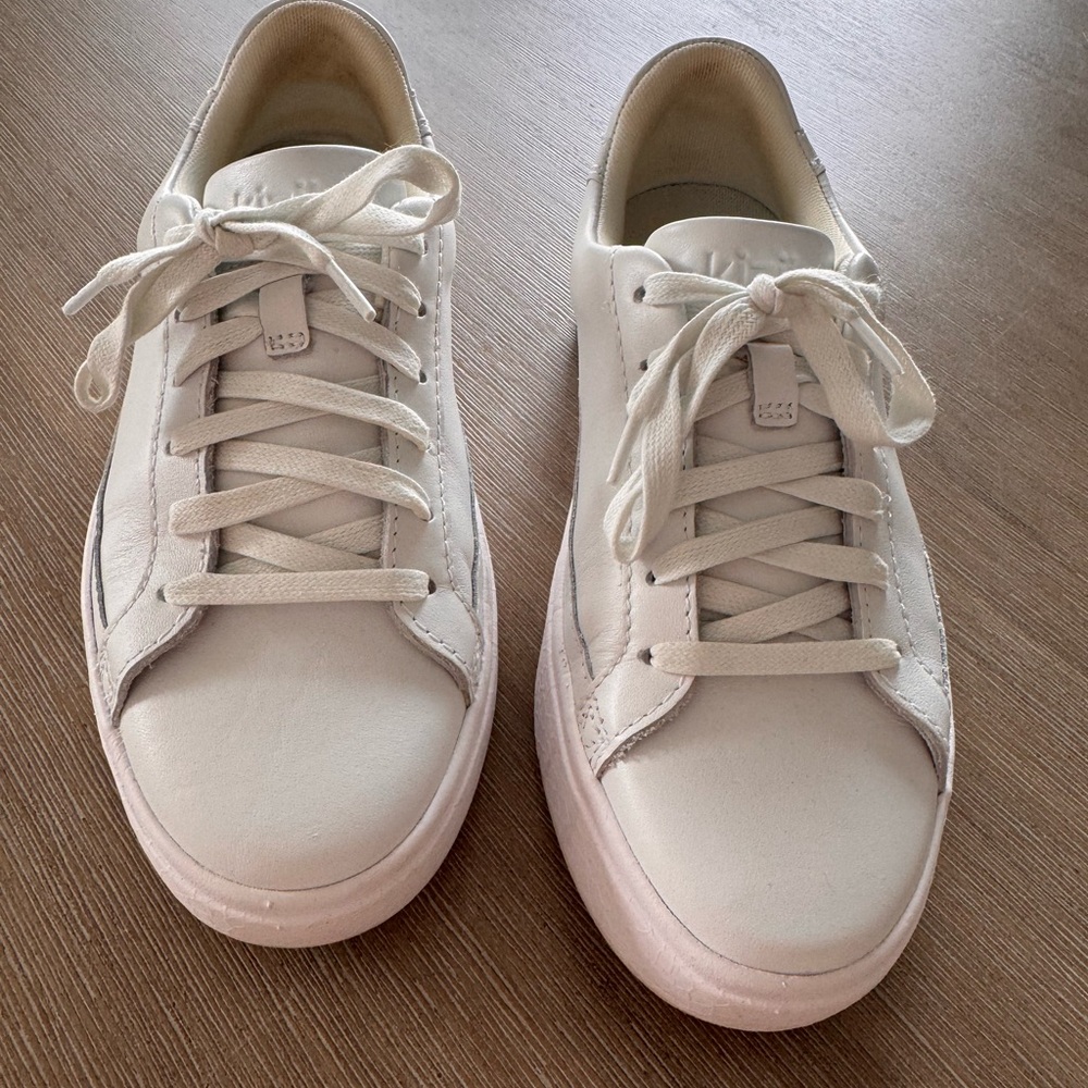 Kiziks Womens White Leather Vegas - like NEW size 6